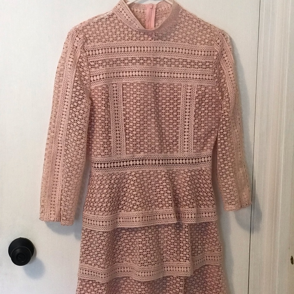 Classy light pink dress!